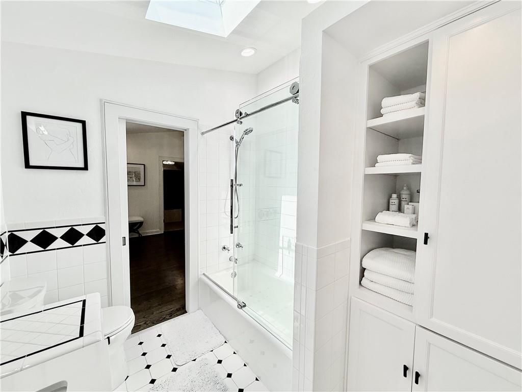6637 Oak Street — photo 26