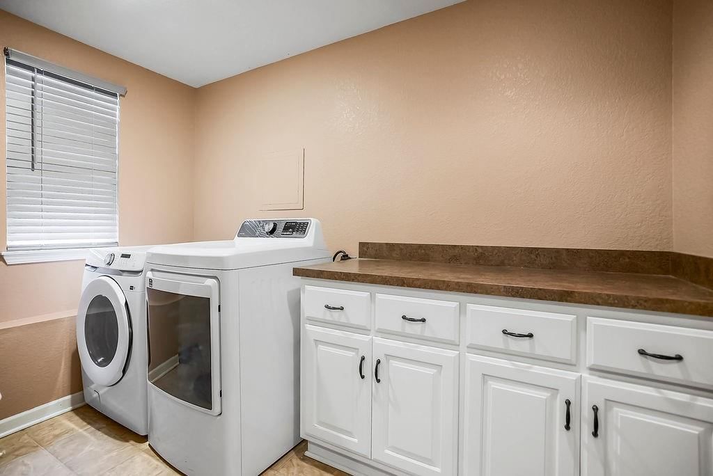 415 Eagle Glen Drive — photo 25