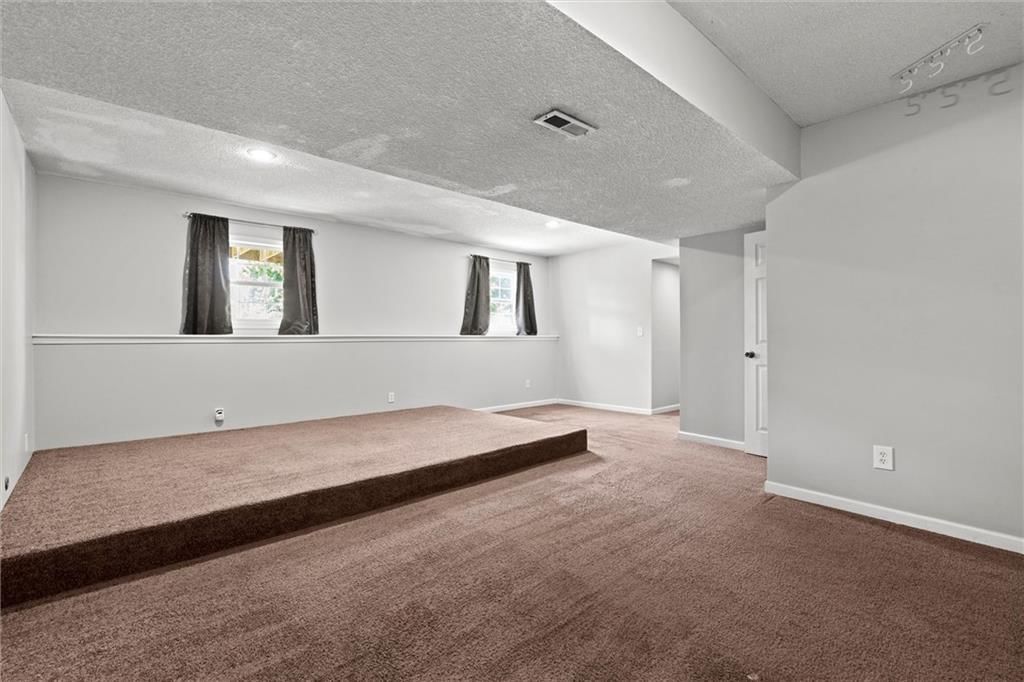 18432 Spruce Street — photo 32