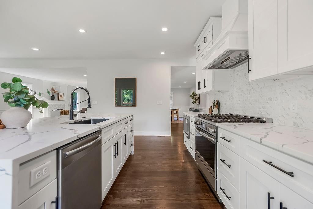 7607 Fairway Street — photo 8