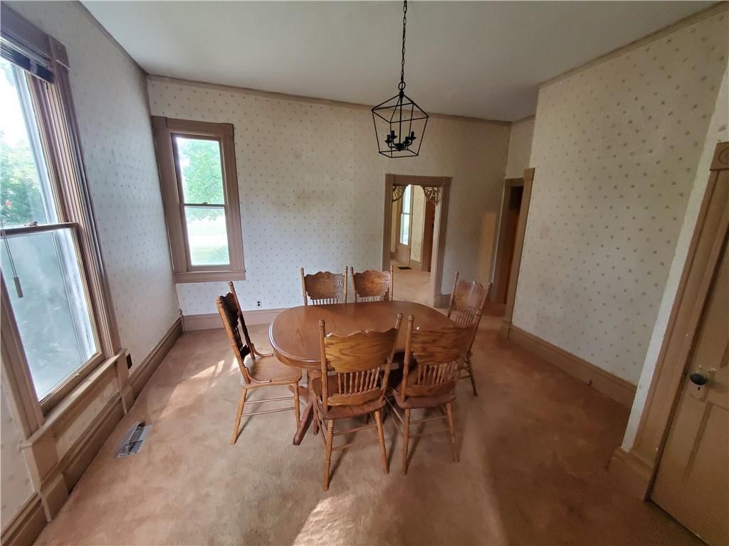 729 W Sycamore Street — photo 16