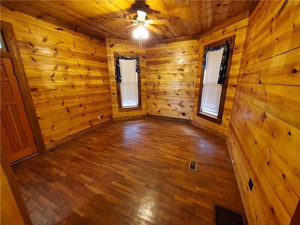 729 W Sycamore Street — photo 20
