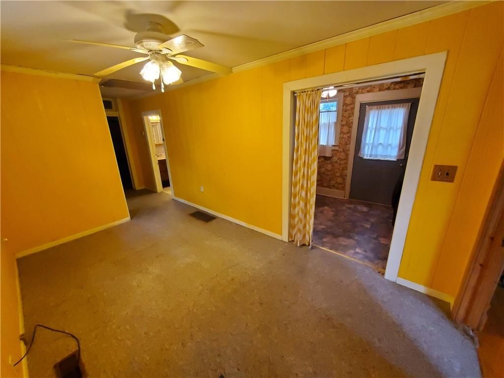 729 W Sycamore Street — photo 5