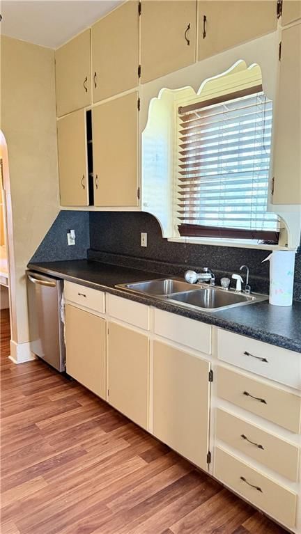 1301 W 4th Street — photo 9