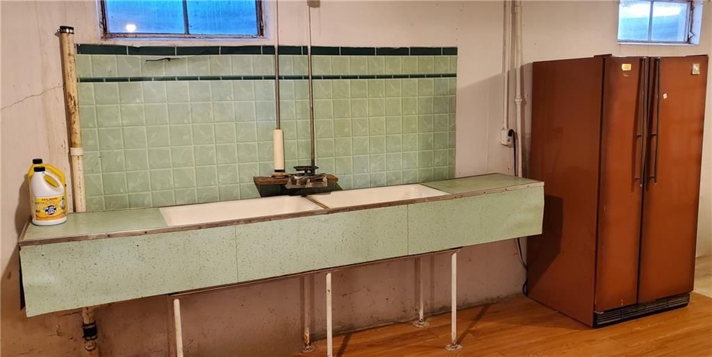 513 W 19th Street — photo 30