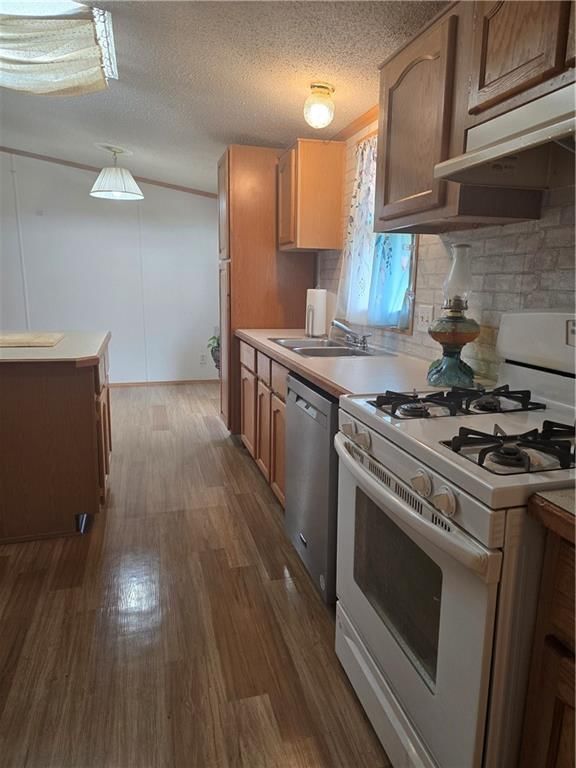 935 NE White Oaks Lane — photo 11