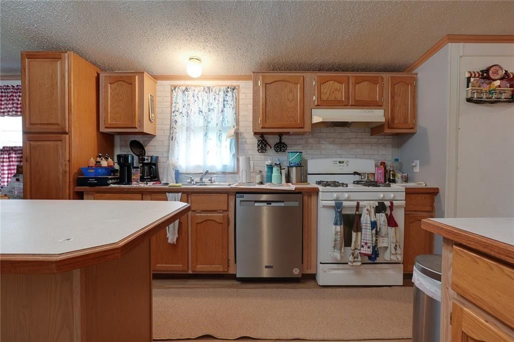 935 NE White Oaks Lane — photo 6