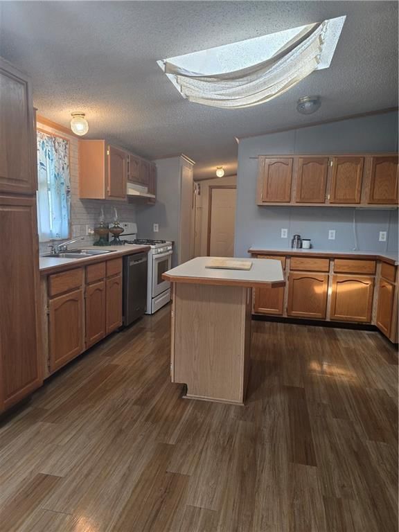 935 NE White Oaks Lane — photo 8