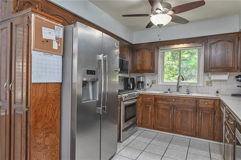 10015 Rosehill Road — photo 11