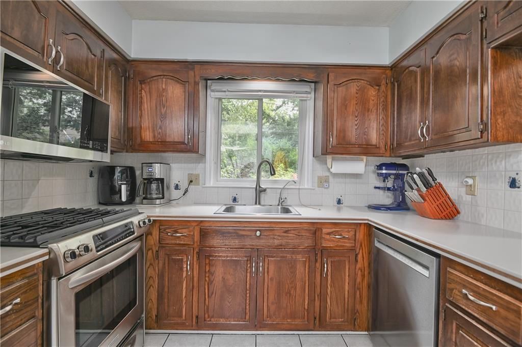 10015 Rosehill Road — photo 12