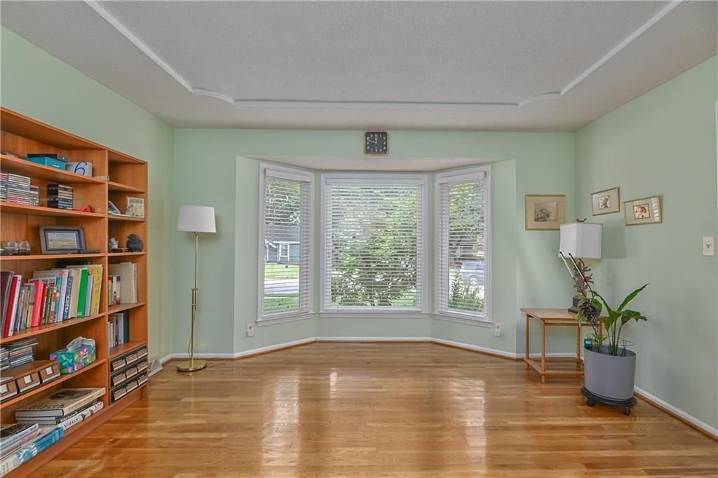 10015 Rosehill Road — photo 15