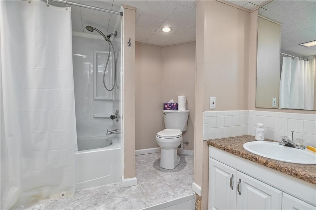 10015 Rosehill Road — photo 25