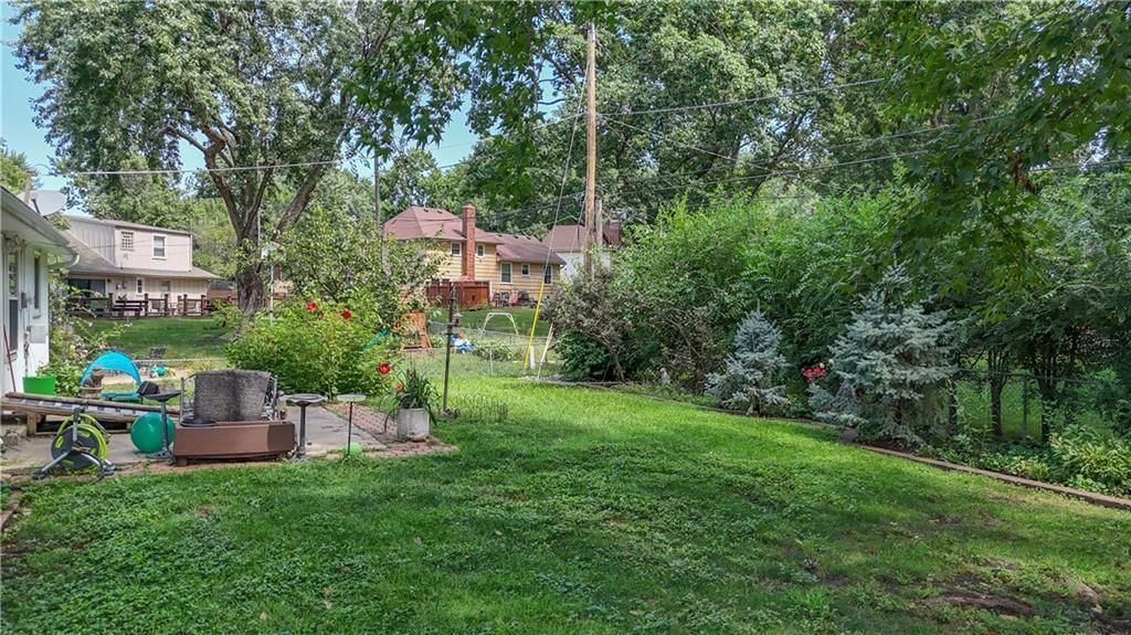 10015 Rosehill Road — photo 27
