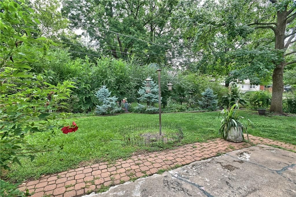 10015 Rosehill Road — photo 28