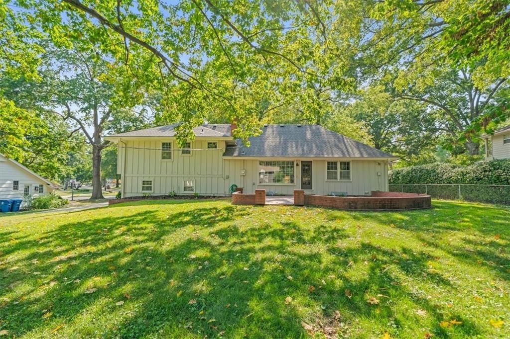 8101 Rosewood Drive — photo 33