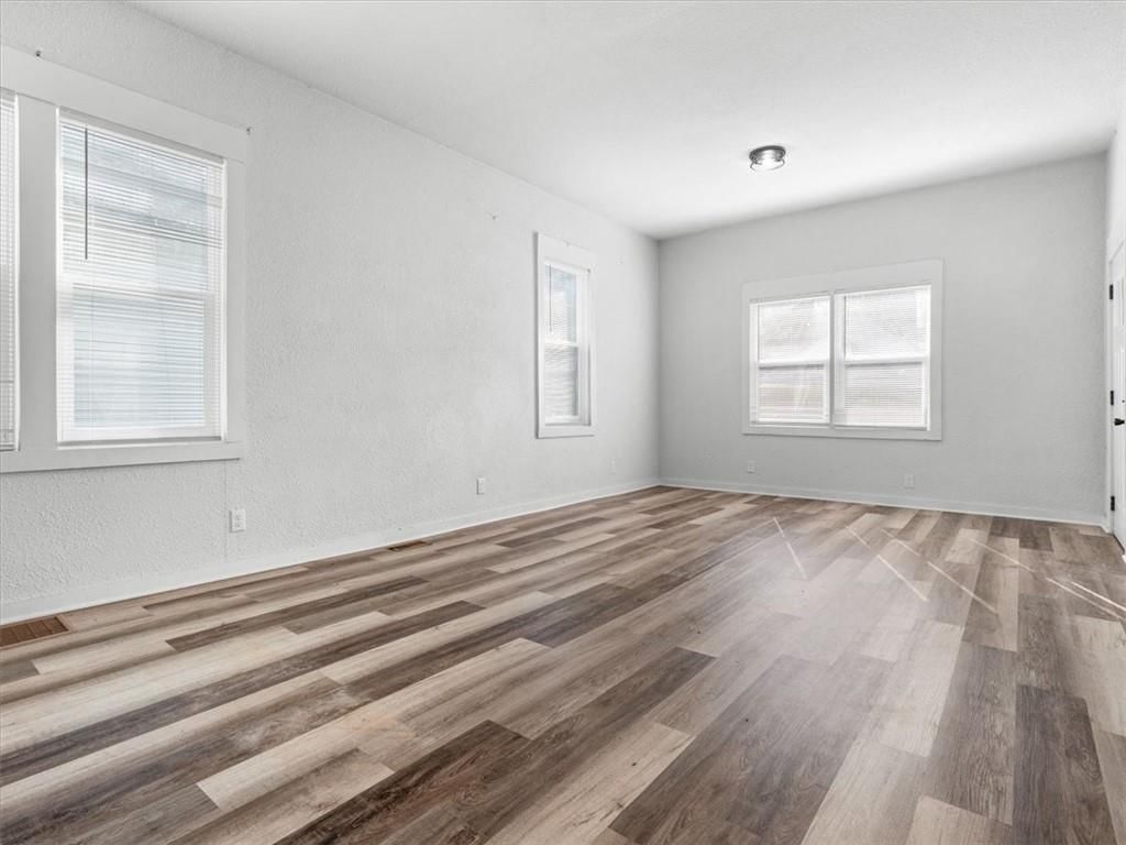 3004 Burnside Avenue — photo 3