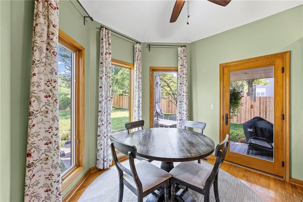 2340 Twin Oaks Drive — photo 11