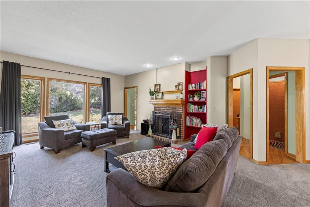 2340 Twin Oaks Drive — photo 10