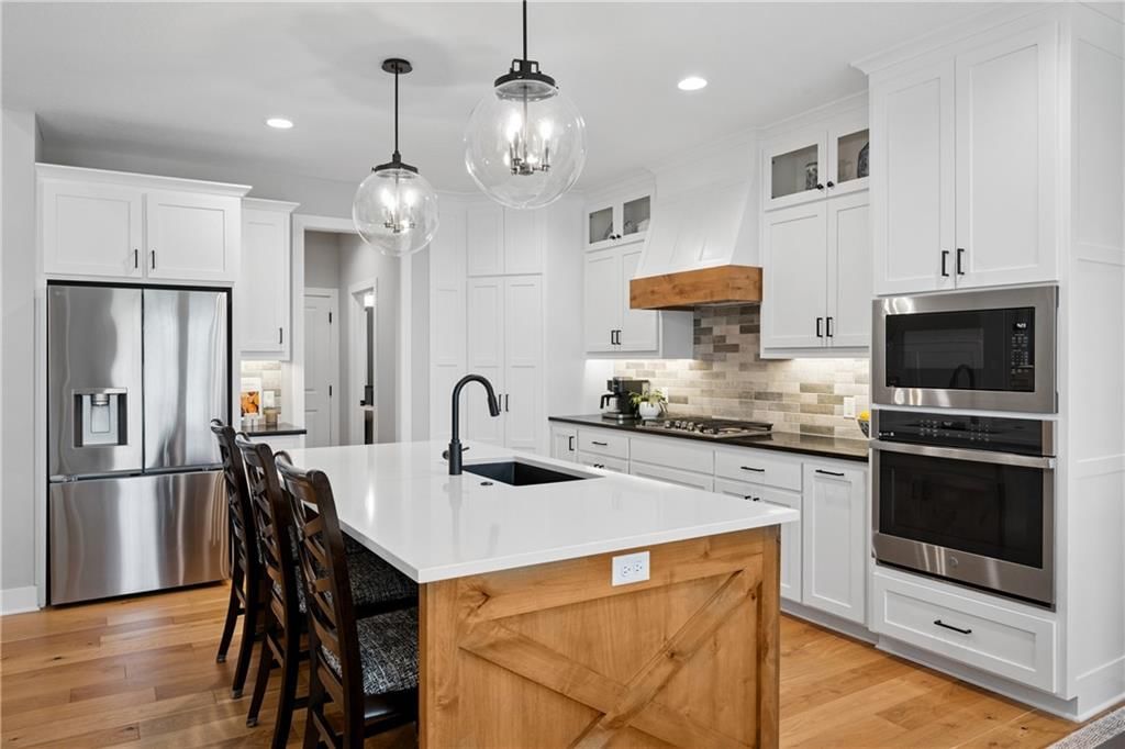 9260 Saddletop Street — photo 2