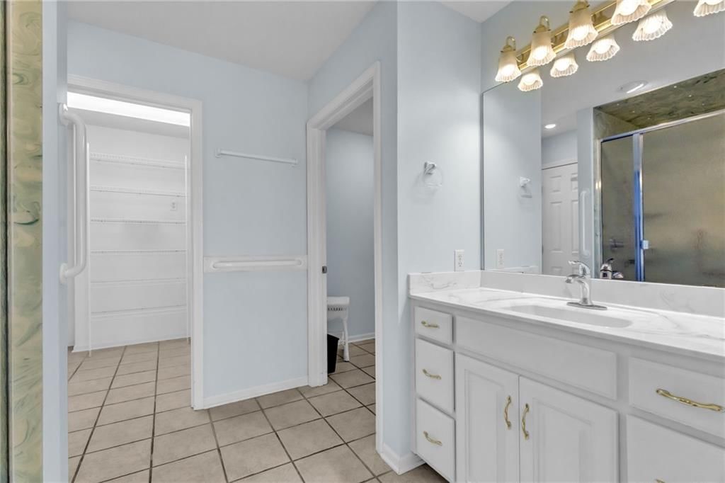 3413 S Victoria Drive — photo 12
