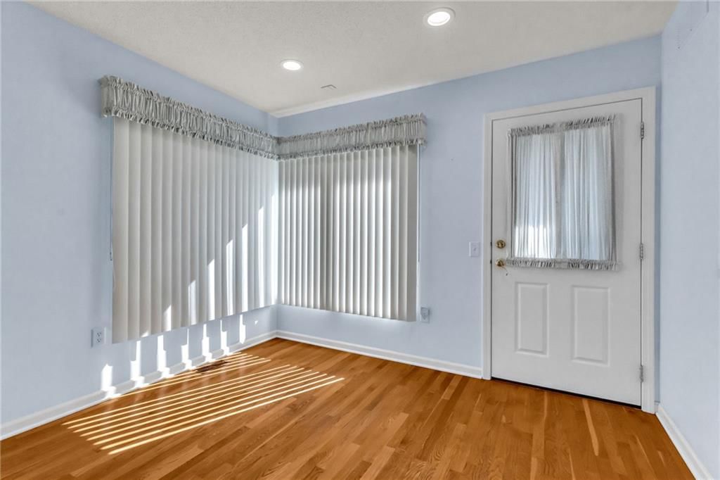 3413 S Victoria Drive — photo 15
