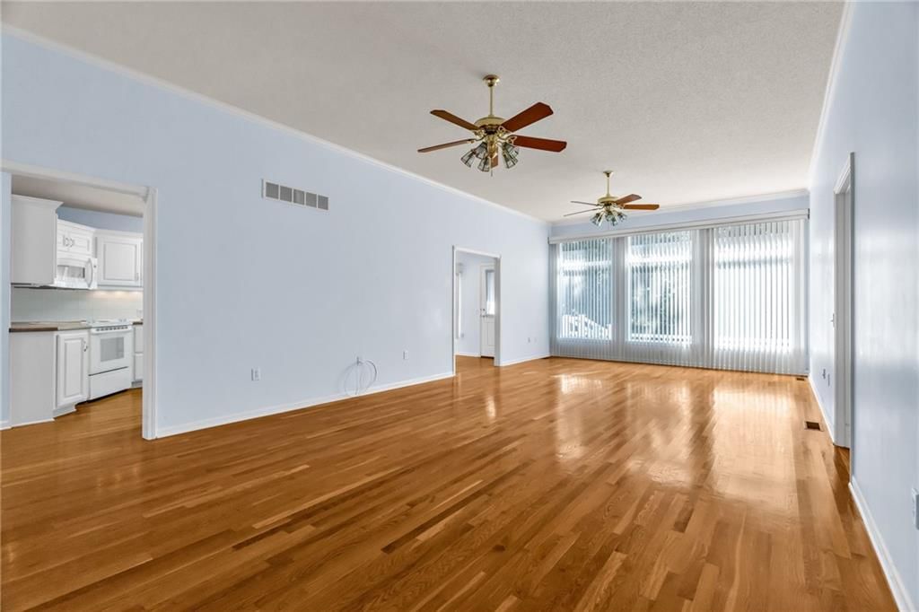 3413 S Victoria Drive — photo 7