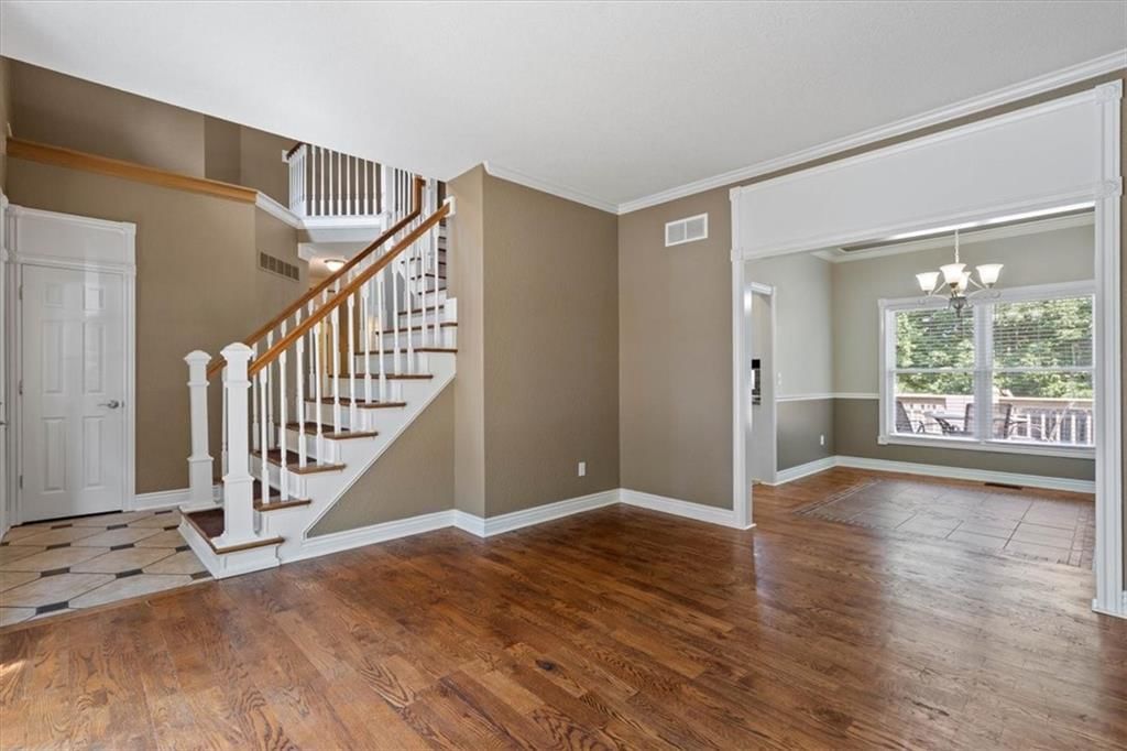 236 W COLLEEN Drive — photo 2