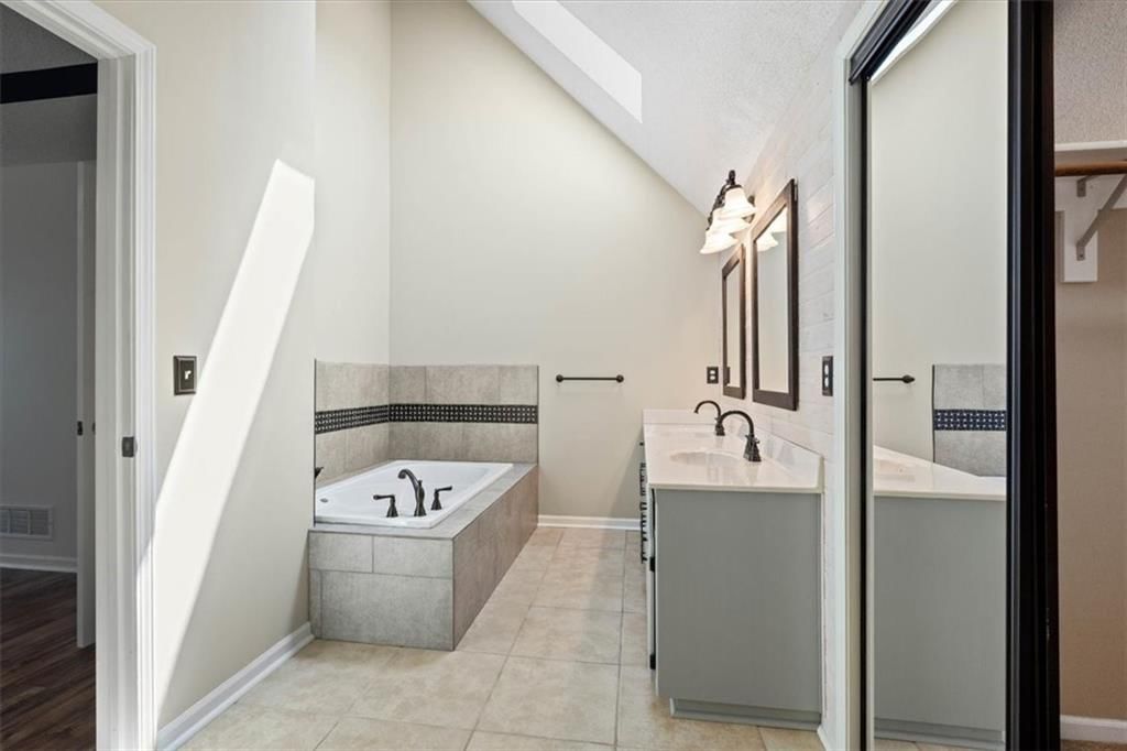 236 W COLLEEN Drive — photo 16