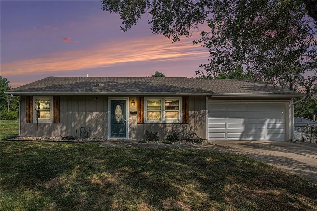 5807 N Howard Avenue, Gladstone, MO