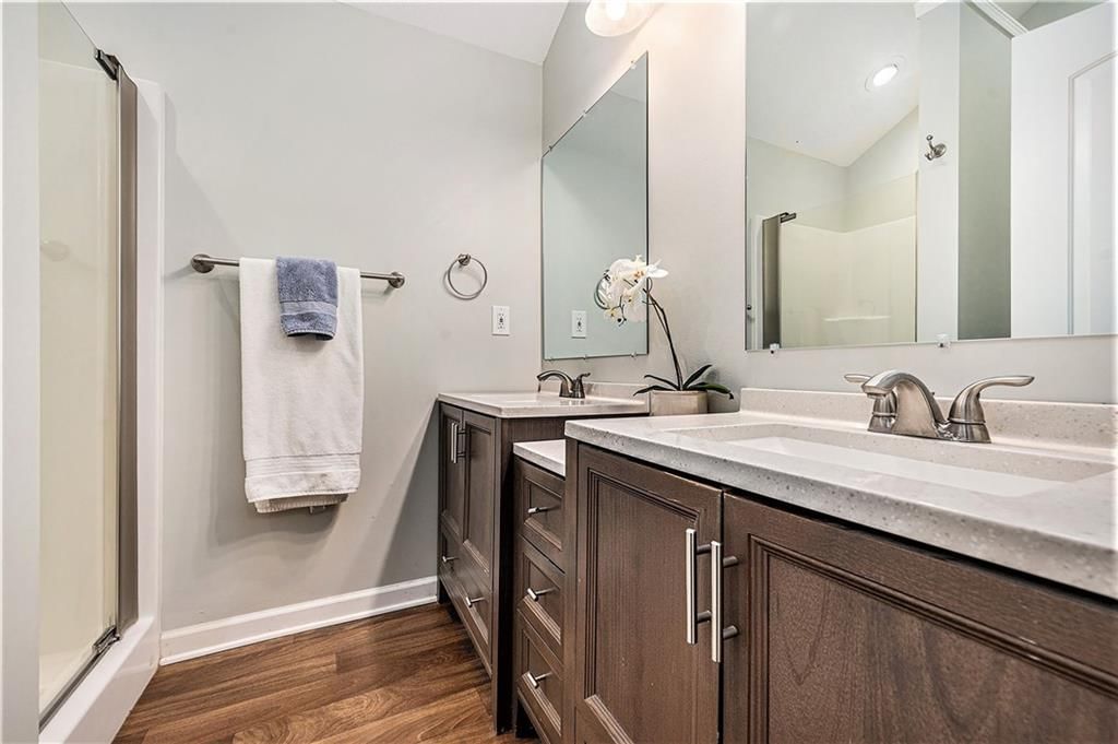 5807 N Howard Avenue — photo 13