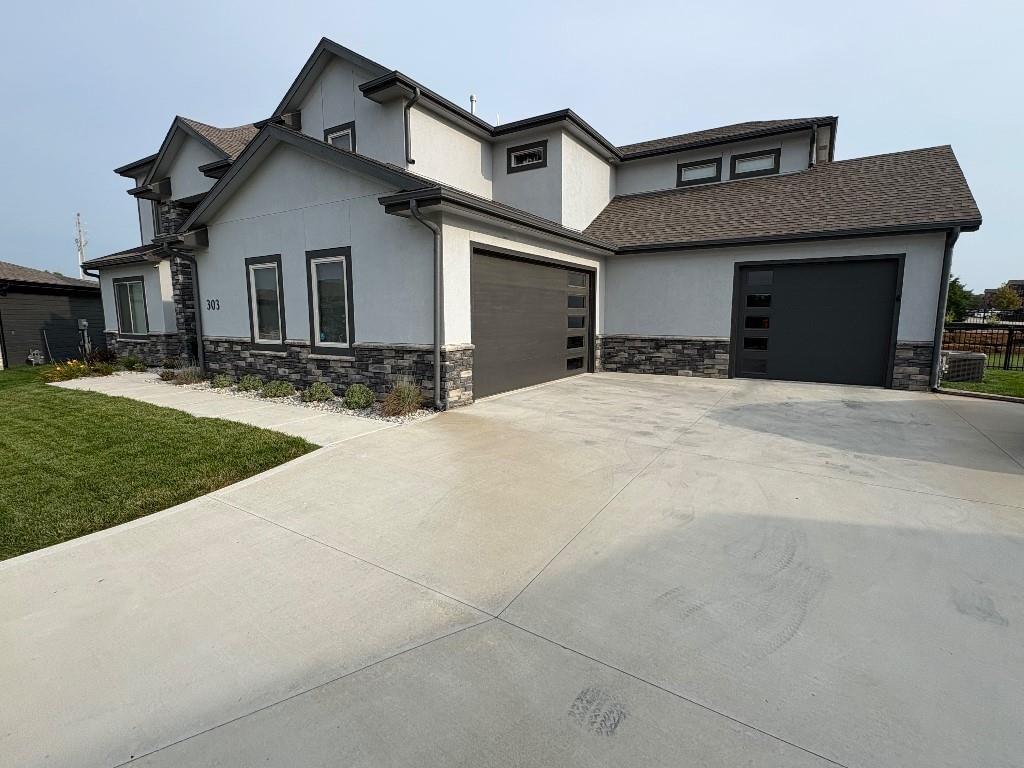 303 Three Forks Drive — photo 2