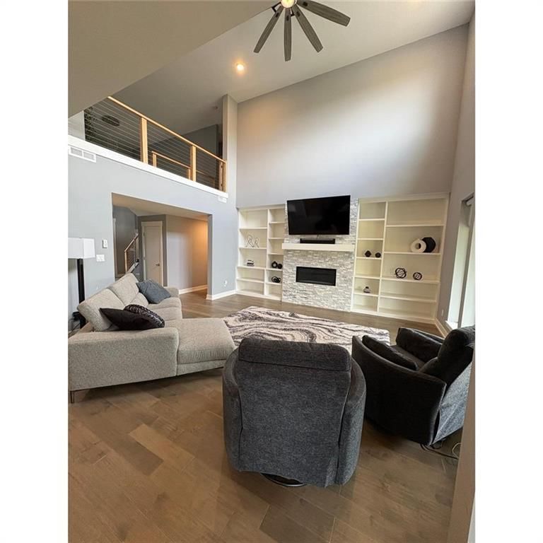 303 Three Forks Drive — photo 3