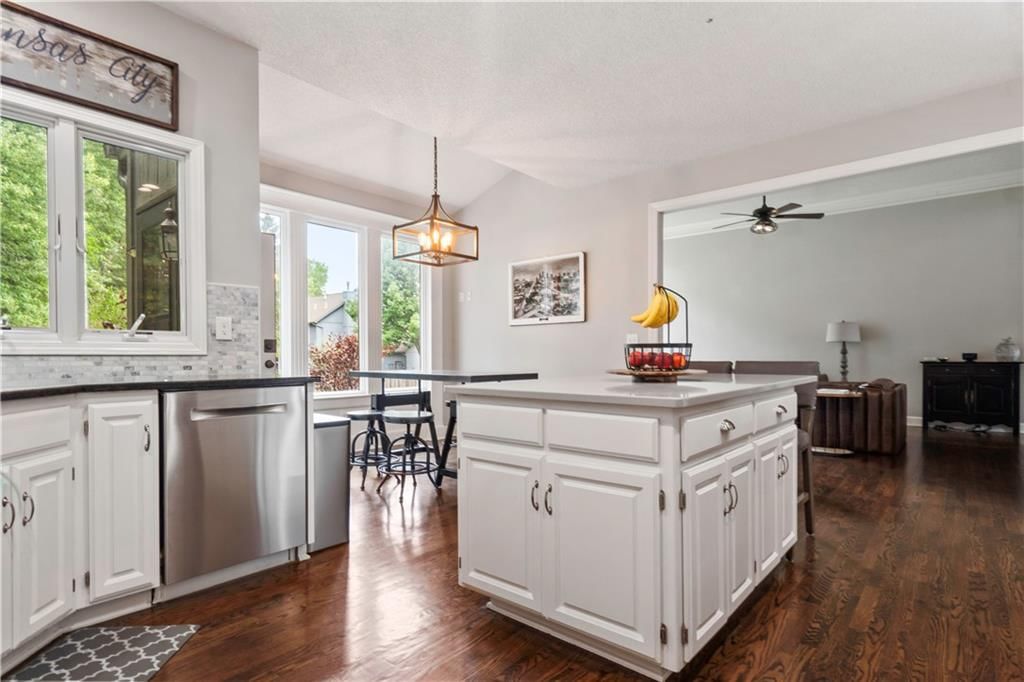 14908 Glenwood Avenue — photo 14