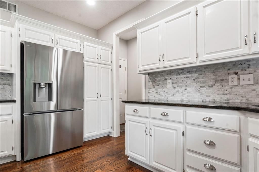14908 Glenwood Avenue — photo 17