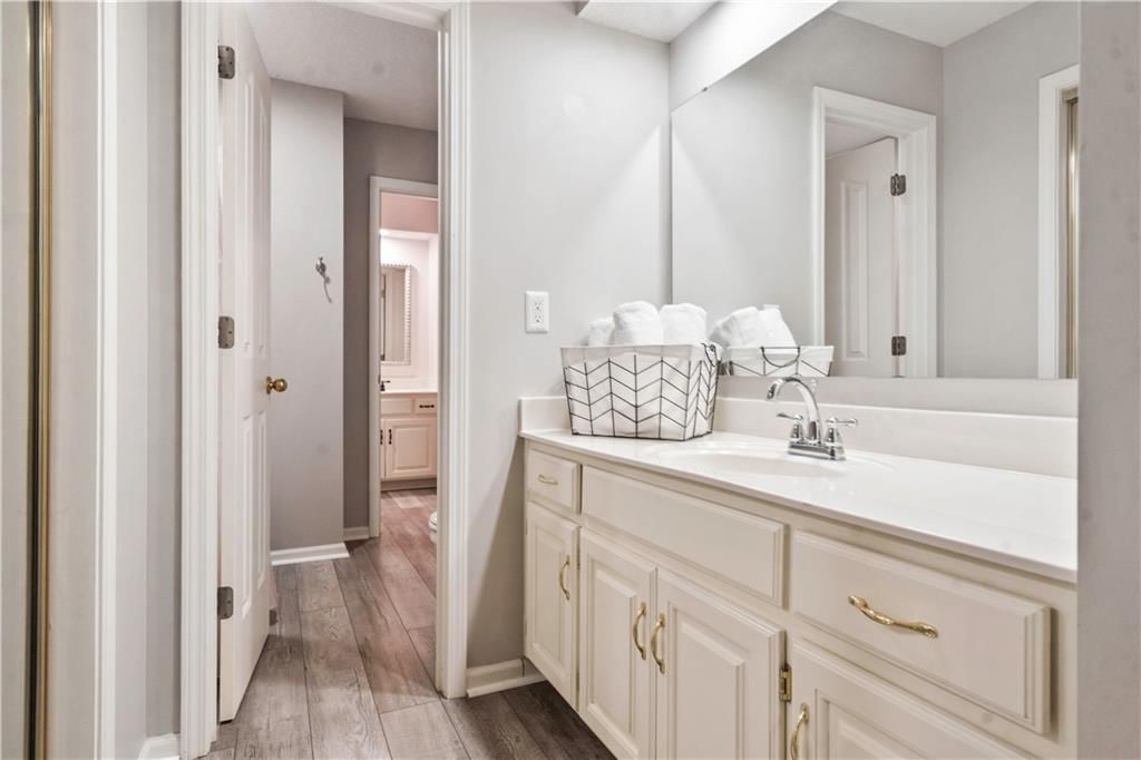 14908 Glenwood Avenue — photo 32