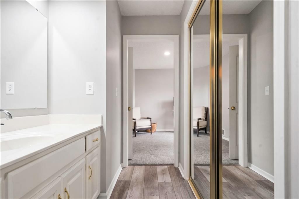 14908 Glenwood Avenue — photo 33