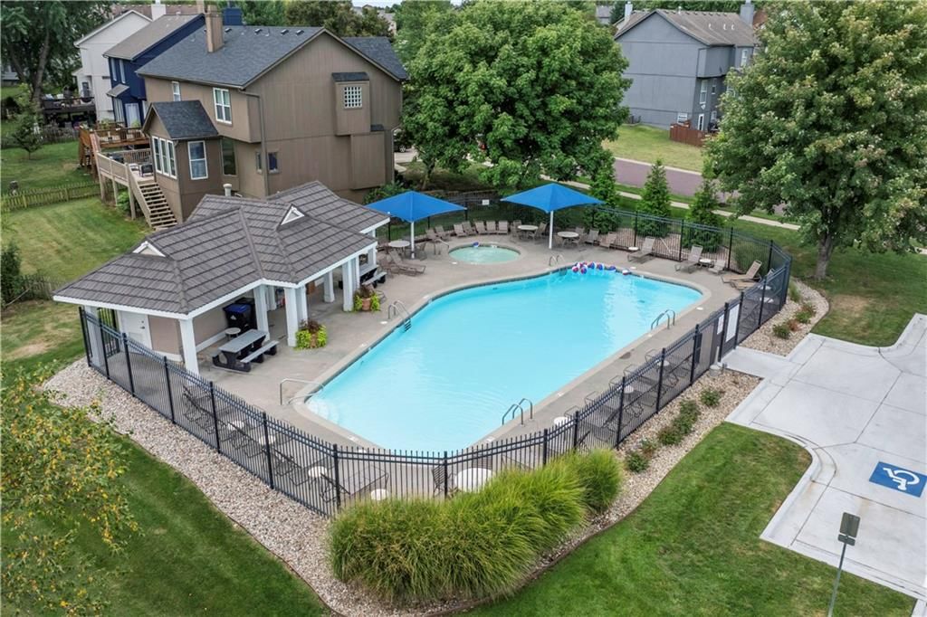 14908 Glenwood Avenue — photo 47