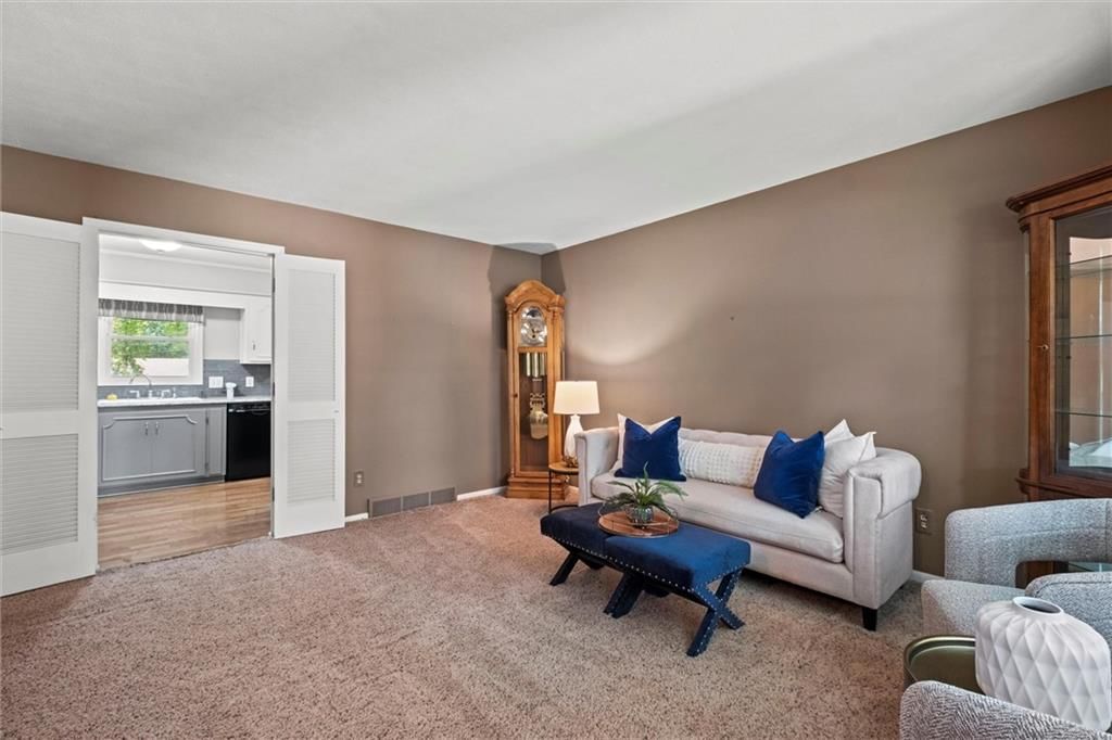 5222 Bond Street — photo 16