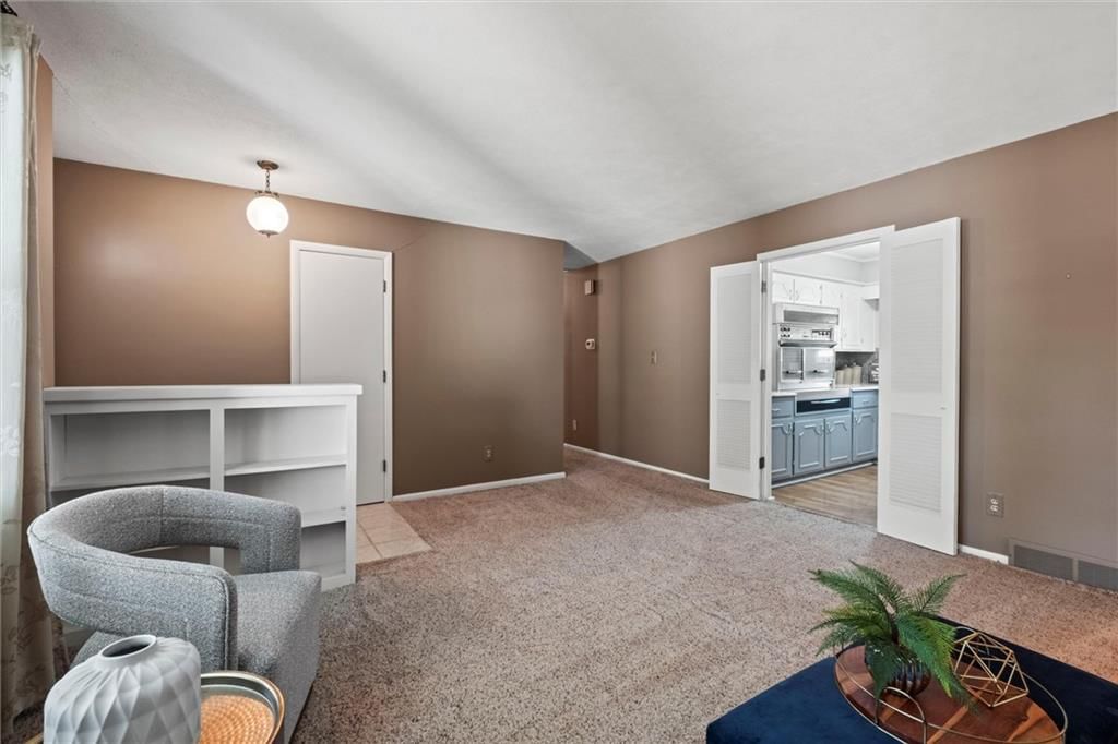 5222 Bond Street — photo 7