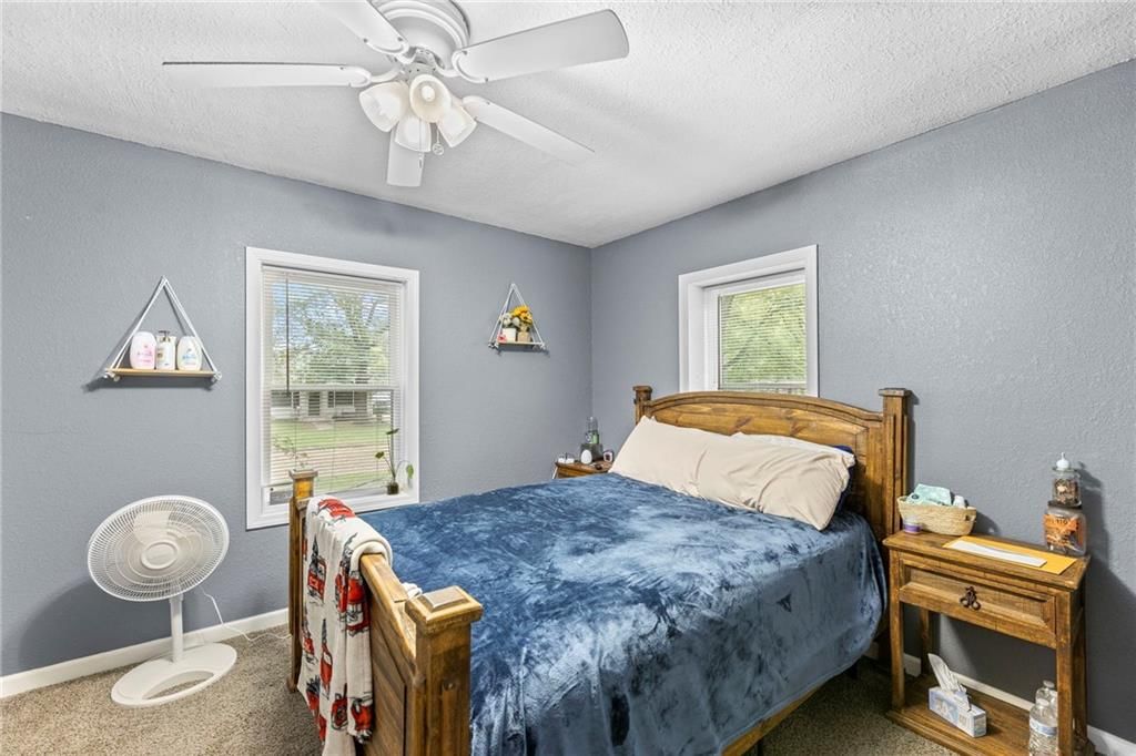 214 S Oak Street — photo 14