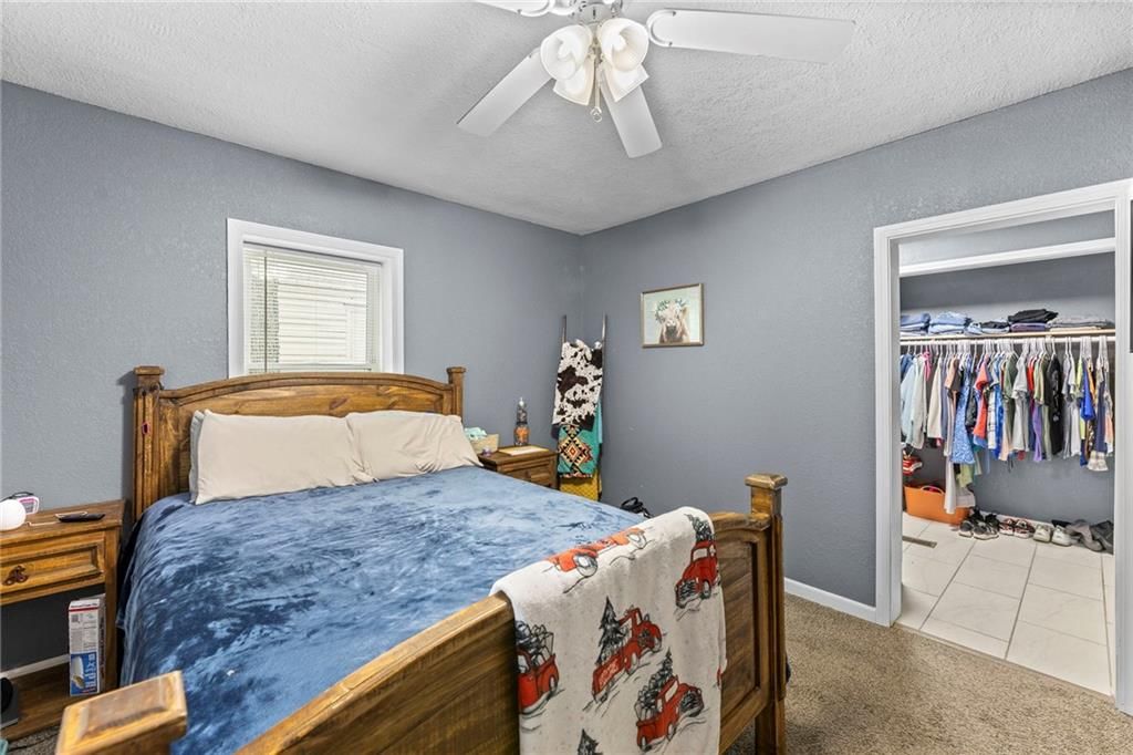 214 S Oak Street — photo 16