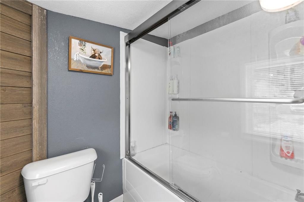 214 S Oak Street — photo 24