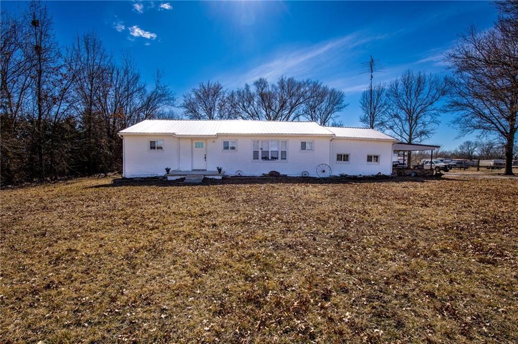 19317 Ks Highway 152, Lacygne