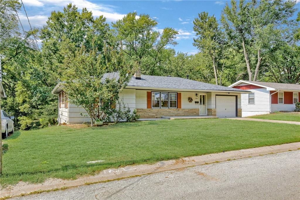322 Maple Street — photo 3