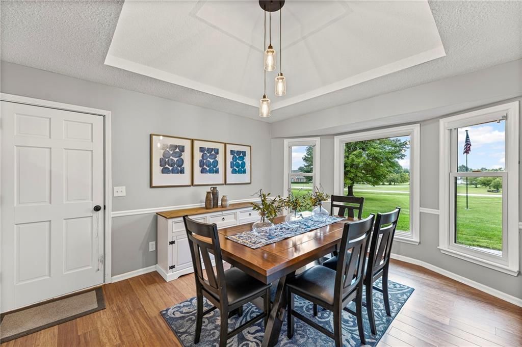 2211 Lakeview Drive — photo 14