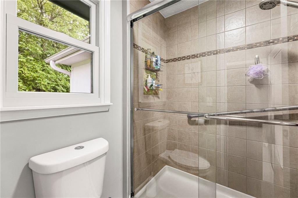 2211 Lakeview Drive — photo 25