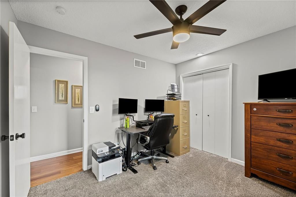 2211 Lakeview Drive — photo 27