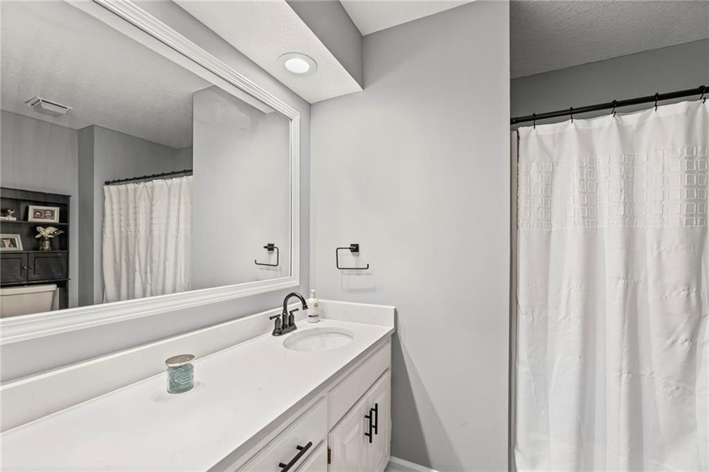2211 Lakeview Drive — photo 30