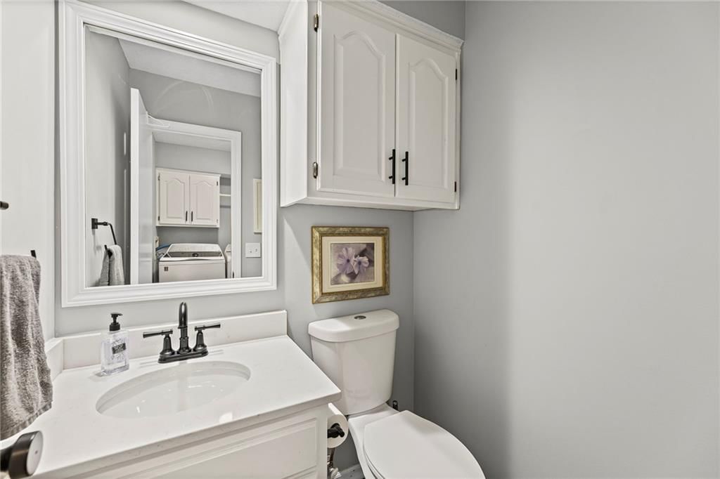 2211 Lakeview Drive — photo 31