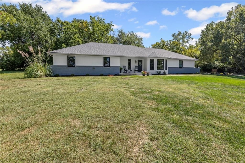 2211 Lakeview Drive — photo 33